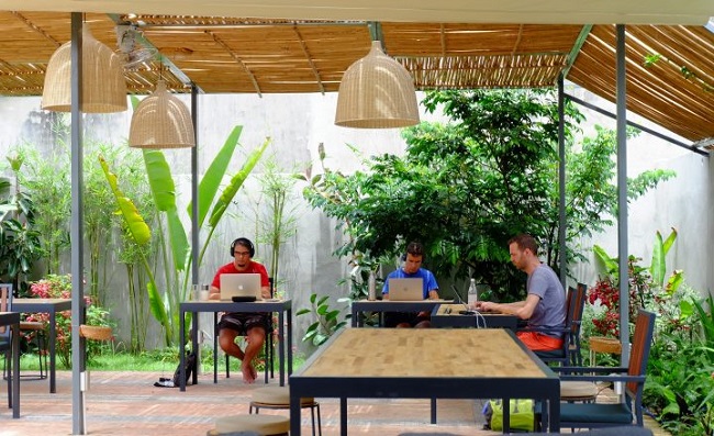 25.-Sewa-Ruang-Kantor-Di-Jakarta-Barat-Outdoor-Untuk-Freelancer